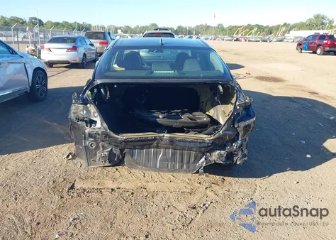 2020 Toyota Camry Le z USA, uszkodzony, nr VIN 4T1C11AK6LU987163